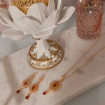 اكسسوار مطلي بماء الذهب