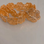 حزام مطلي بماء الذهب